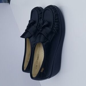 SAS Women's Black Genuine Leather Comfort Shoe 6 M